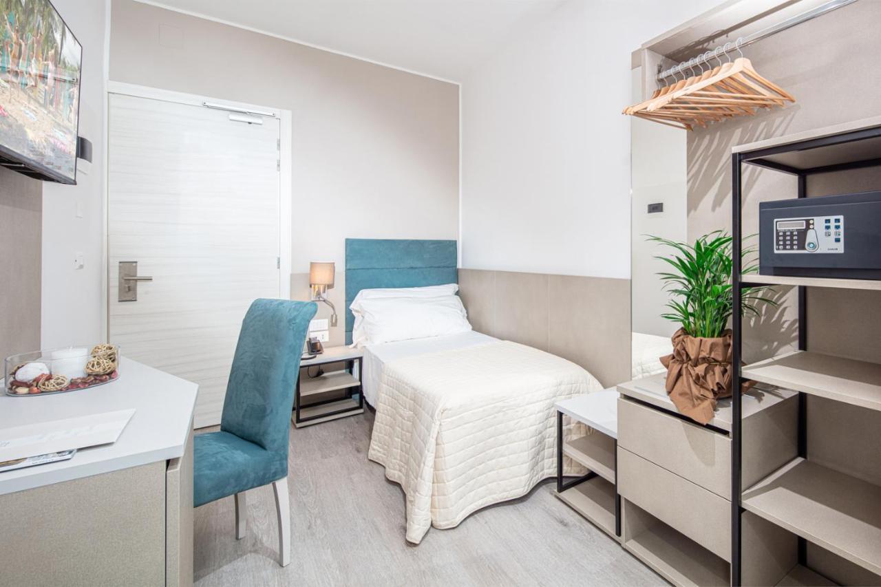 Hotel Pigalle Lido di Jesolo Exteriör bild