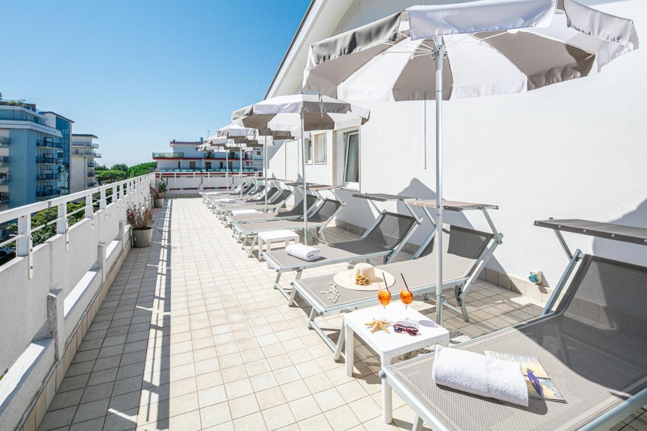 Hotel Pigalle Lido di Jesolo Exteriör bild