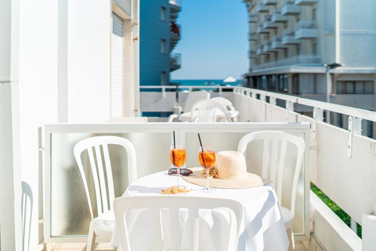 Hotel Pigalle Lido di Jesolo Exteriör bild