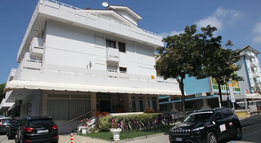 Hotel Pigalle Lido di Jesolo Exteriör bild