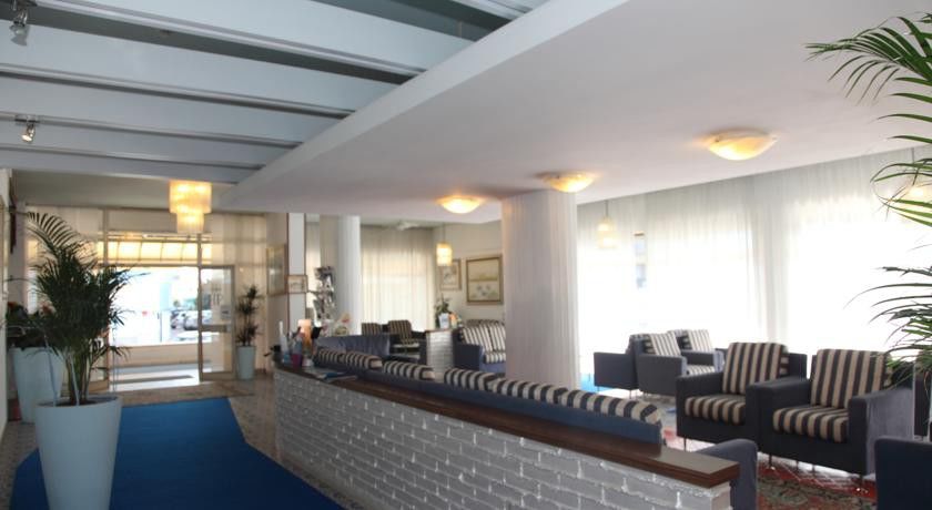 Hotel Pigalle Lido di Jesolo Exteriör bild