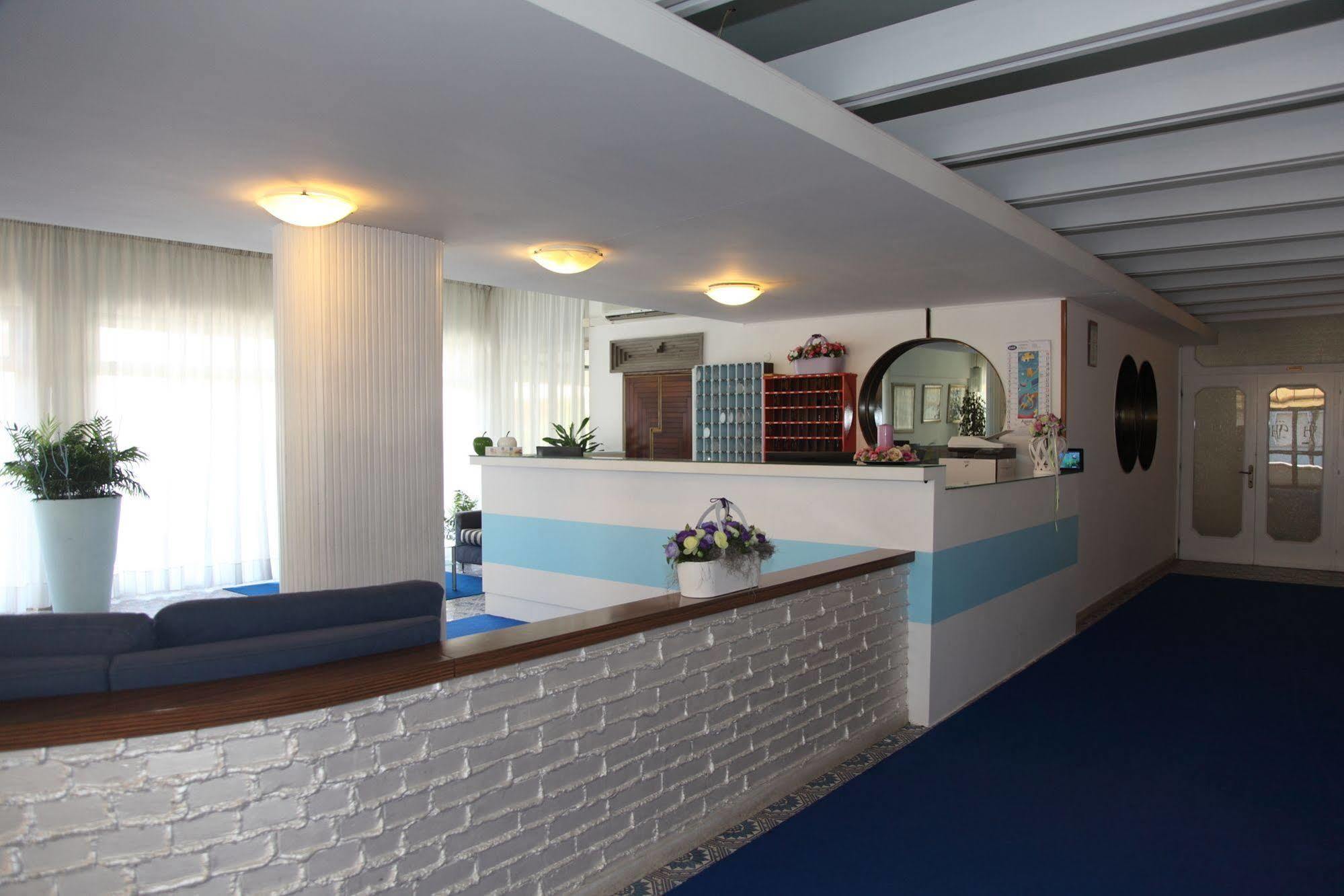 Hotel Pigalle Lido di Jesolo Exteriör bild