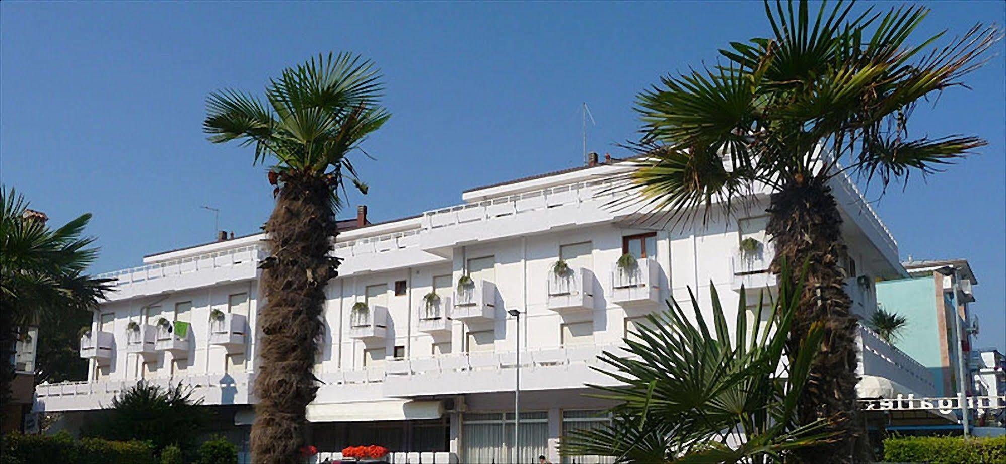Hotel Pigalle Lido di Jesolo Exteriör bild